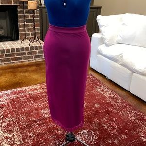 Escada fuschia pencil skirt. NWT.